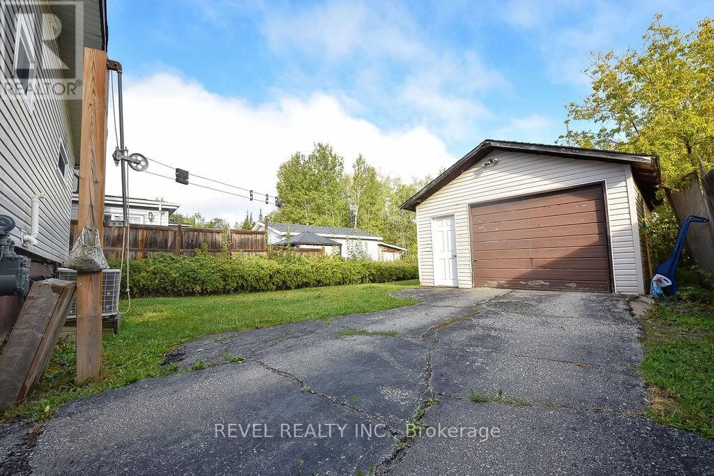 228 POLARIS ROAD Image 30