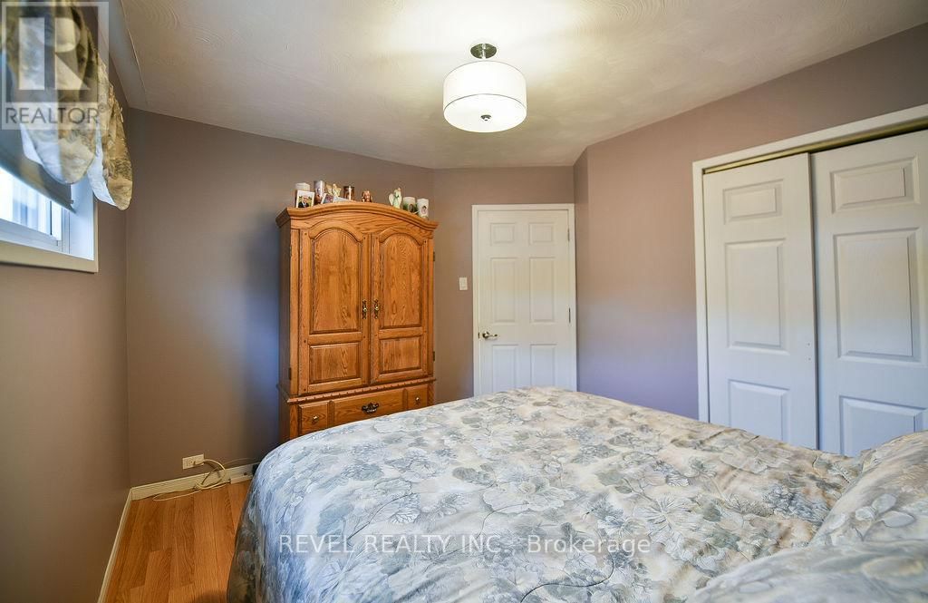 228 POLARIS ROAD Image 9