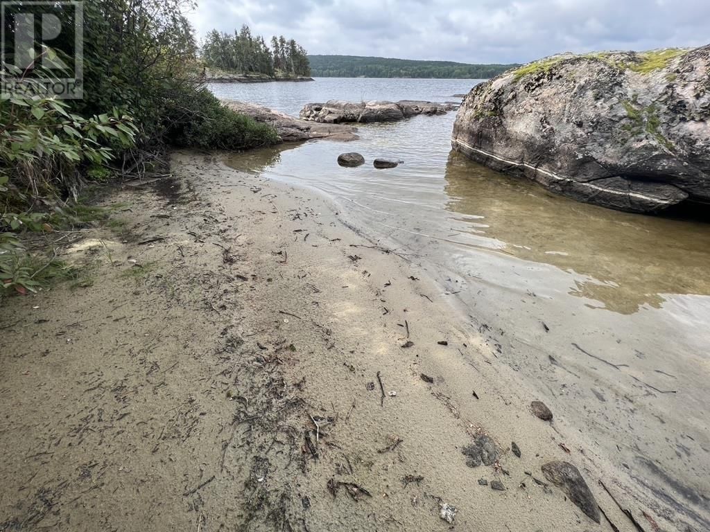 14 ISLAND CANYON LAKE Image 23