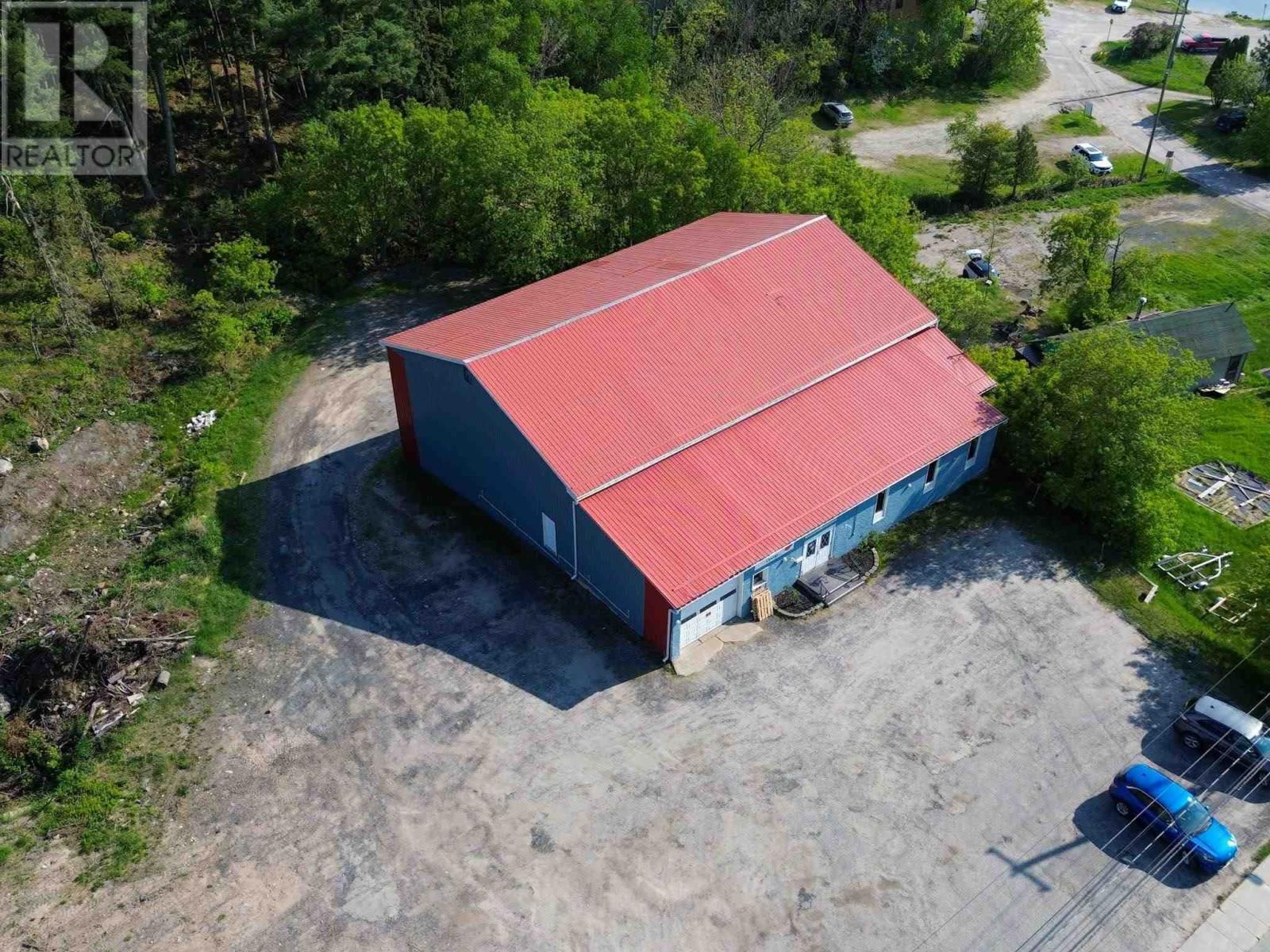 481 LAKEVIEW DR Image 4