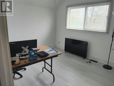 Image #1 of Commercial for Sale at 106 Shuniah St, Thunder Bay, Ontario