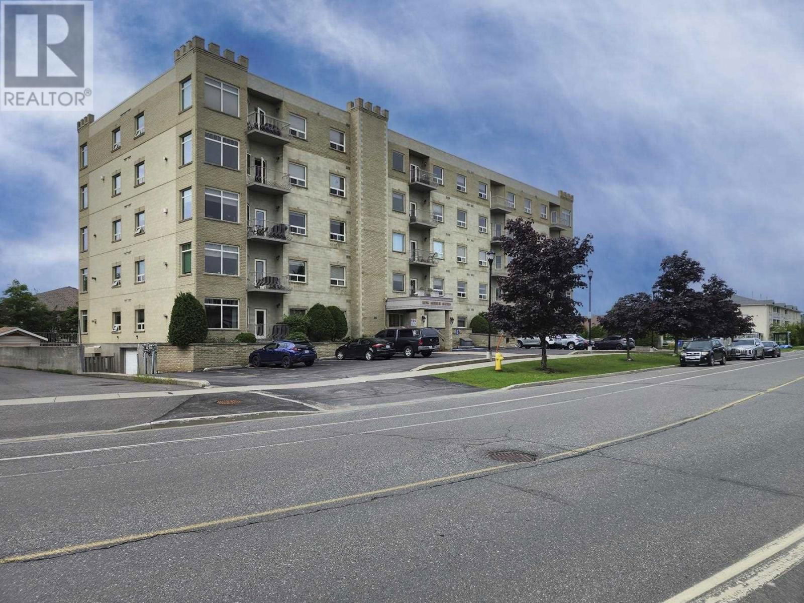 Unit 301 - 253 Pioneer DR Image 1