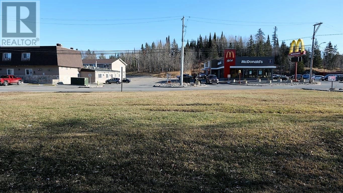 923 HIGHWAY 17 EAST Image 3