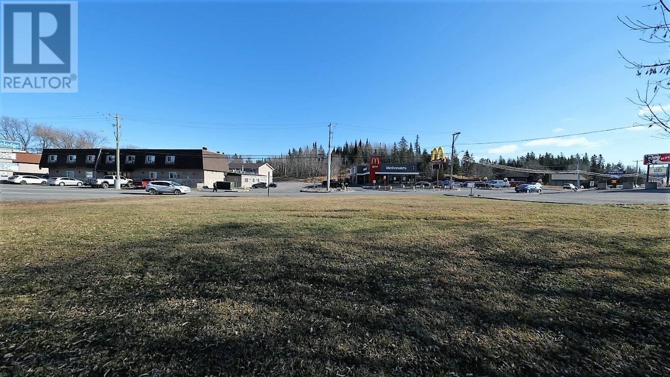 923 HIGHWAY 17 EAST Image 8