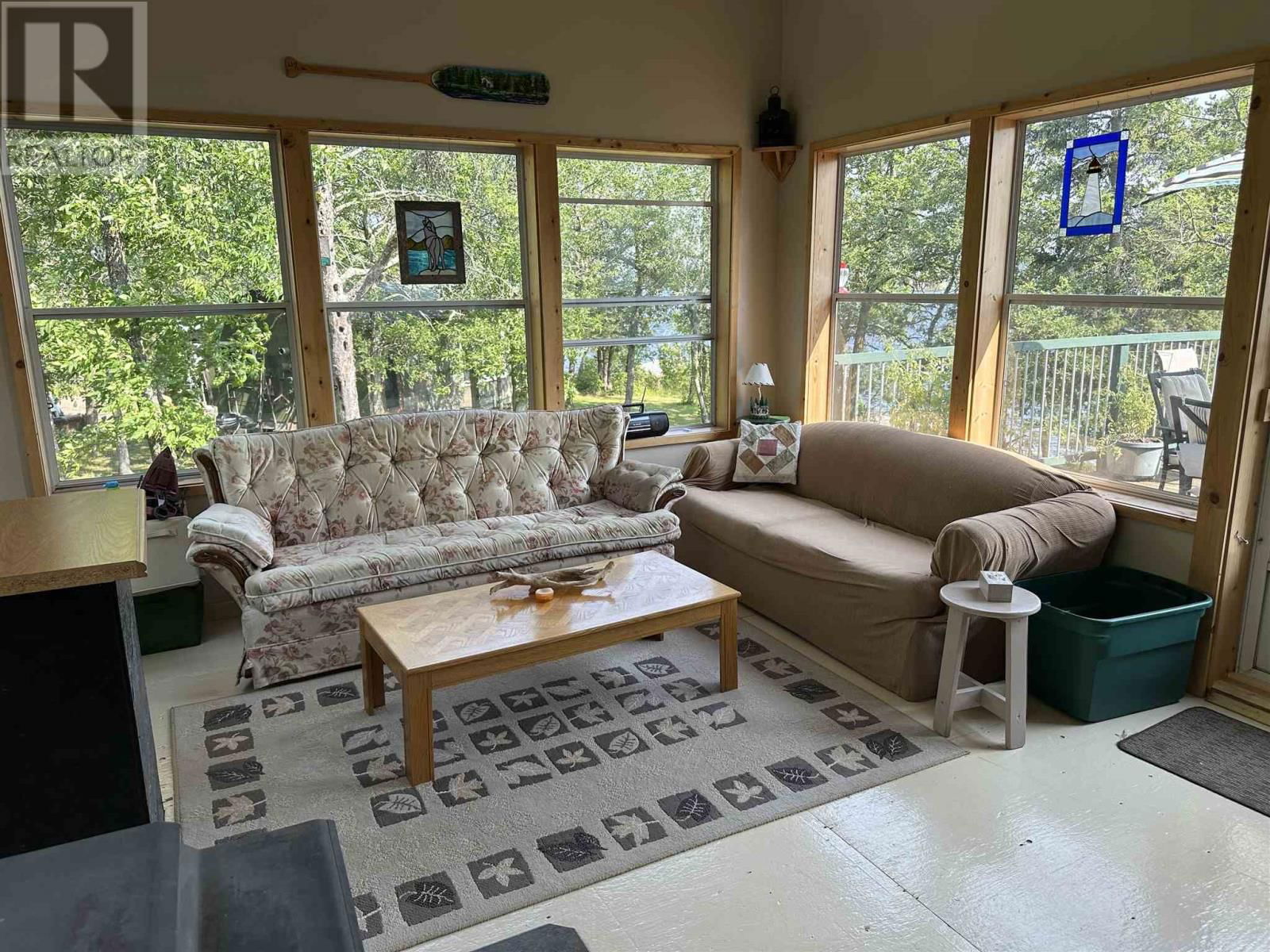 4 WOLF ISLAND Image 10