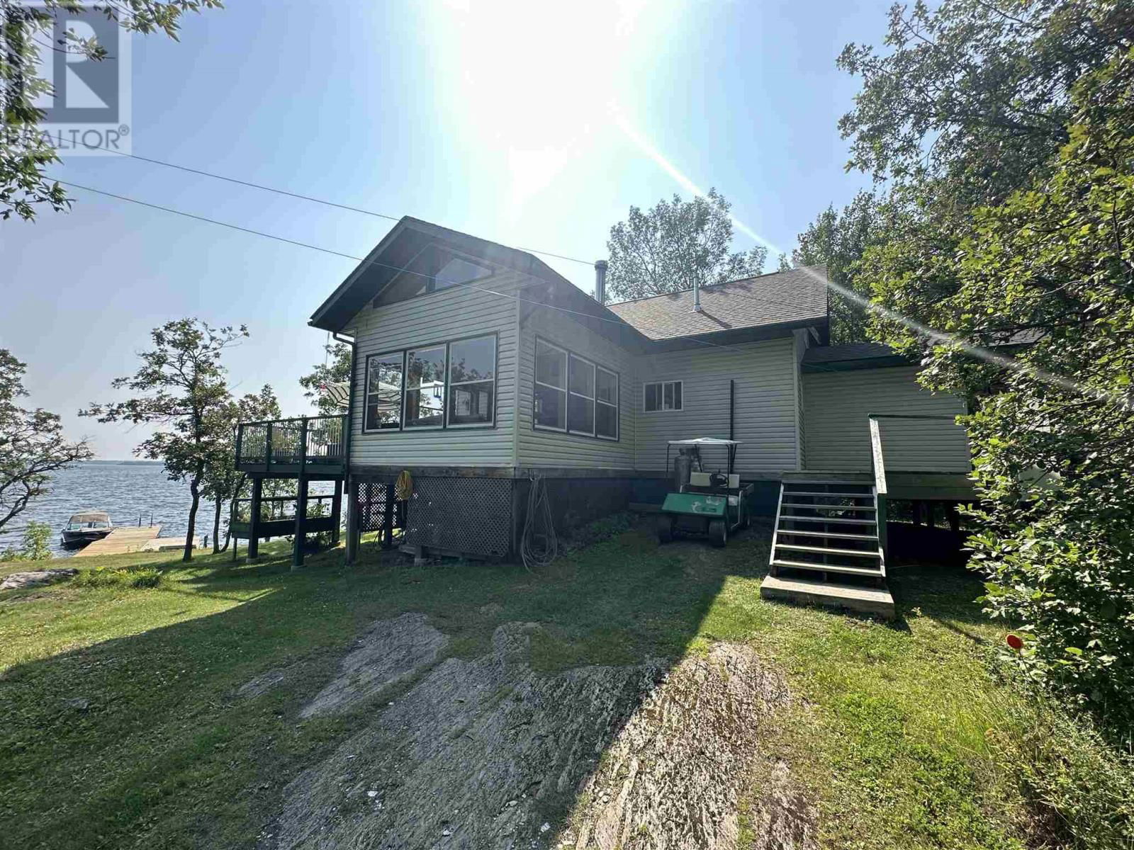 4 WOLF ISLAND Image 17