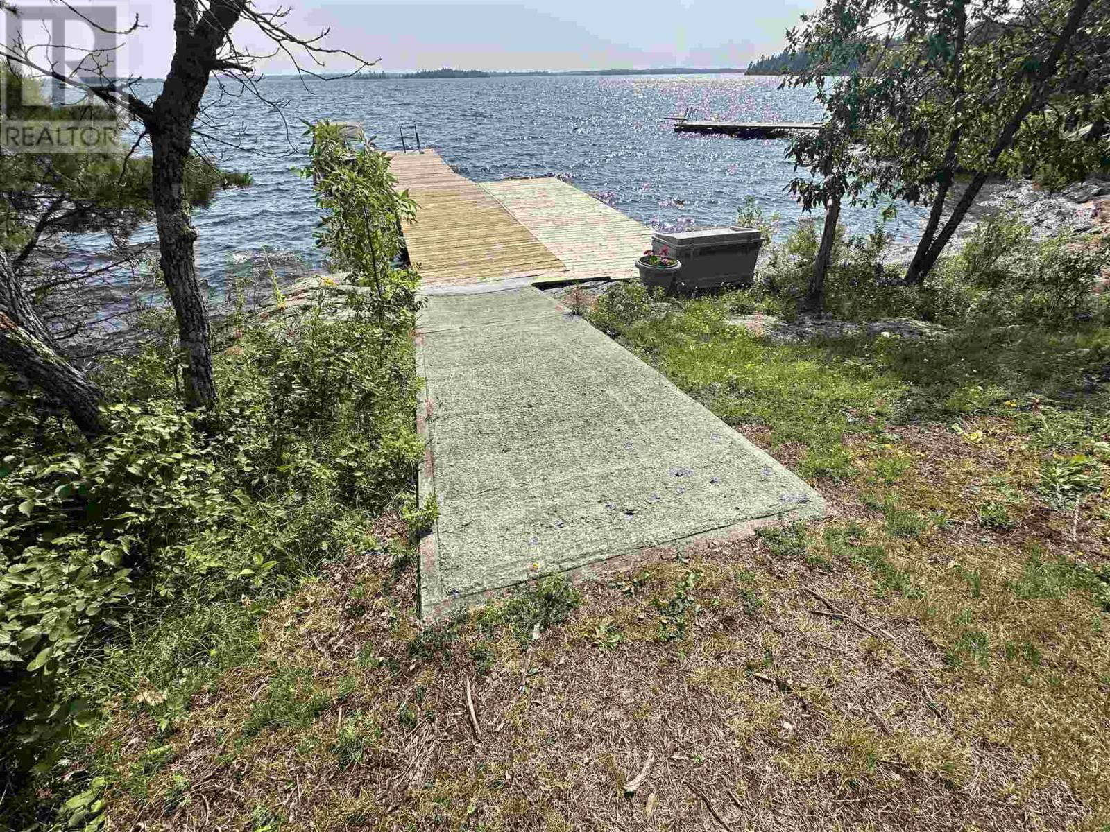 4 WOLF ISLAND Image 19