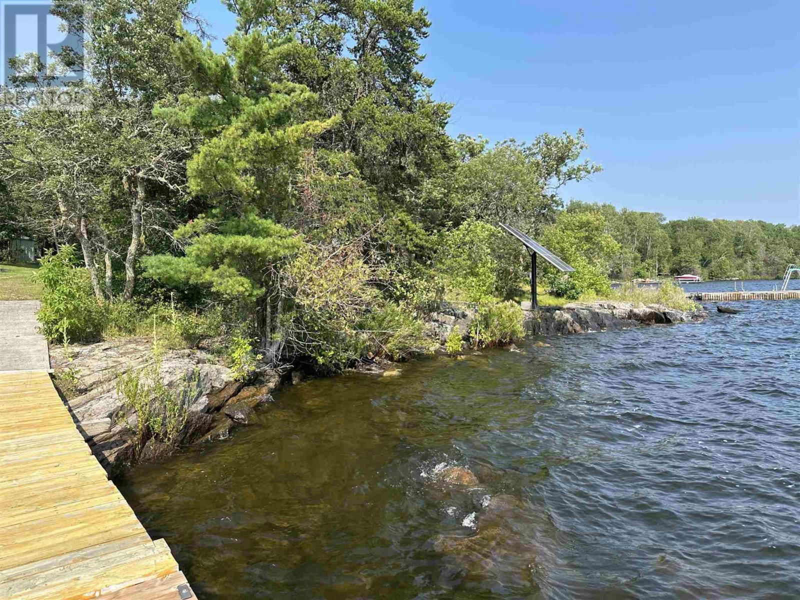 4 WOLF ISLAND Image 20
