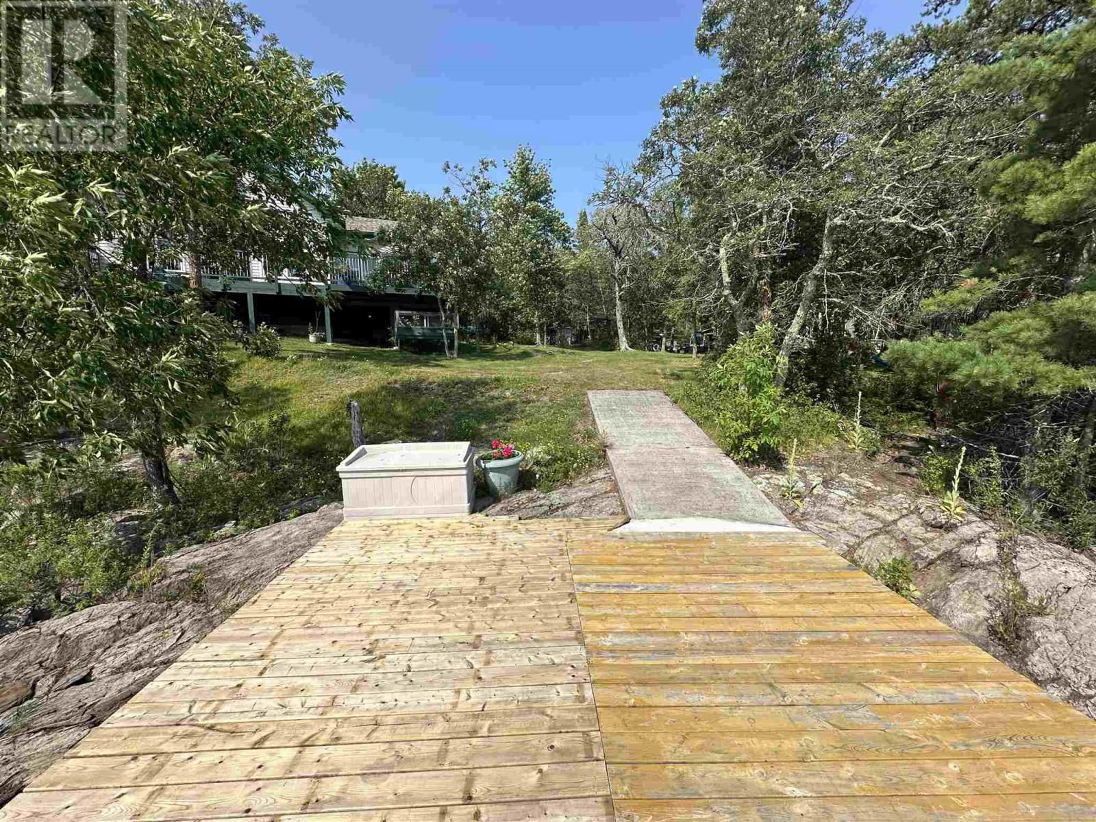 4 WOLF ISLAND Image 44
