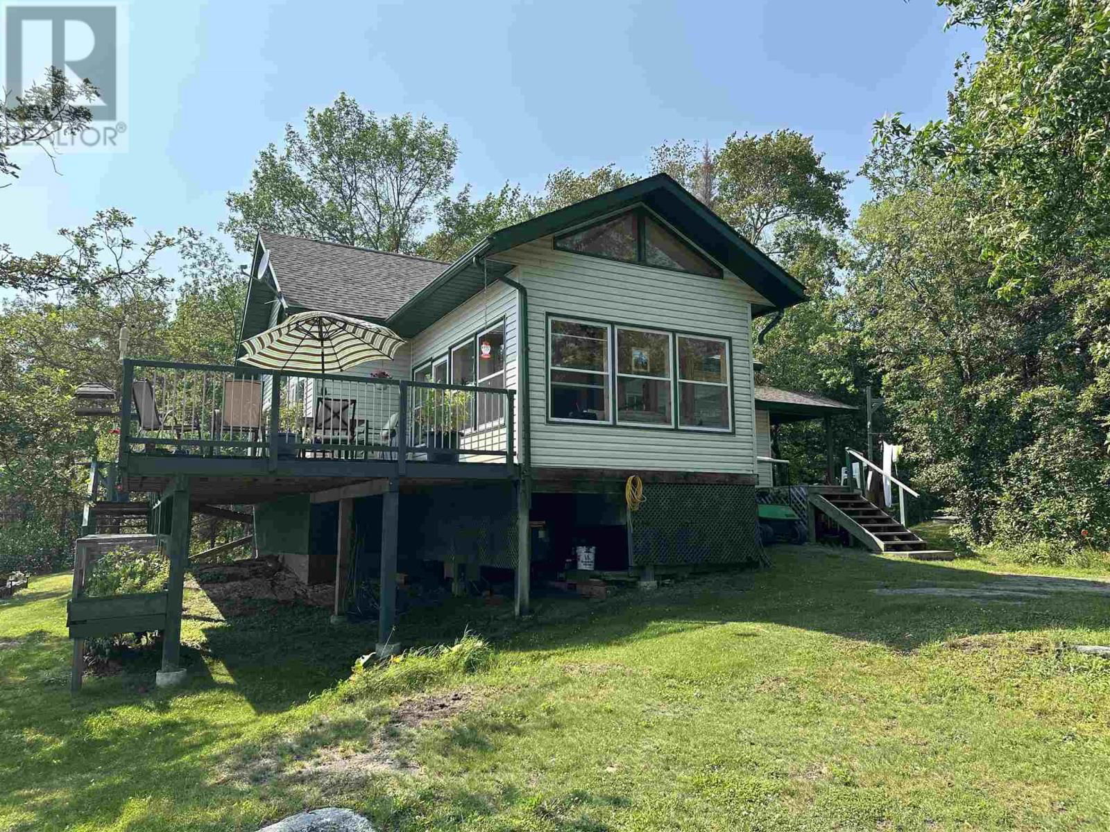 4 WOLF ISLAND Image 46