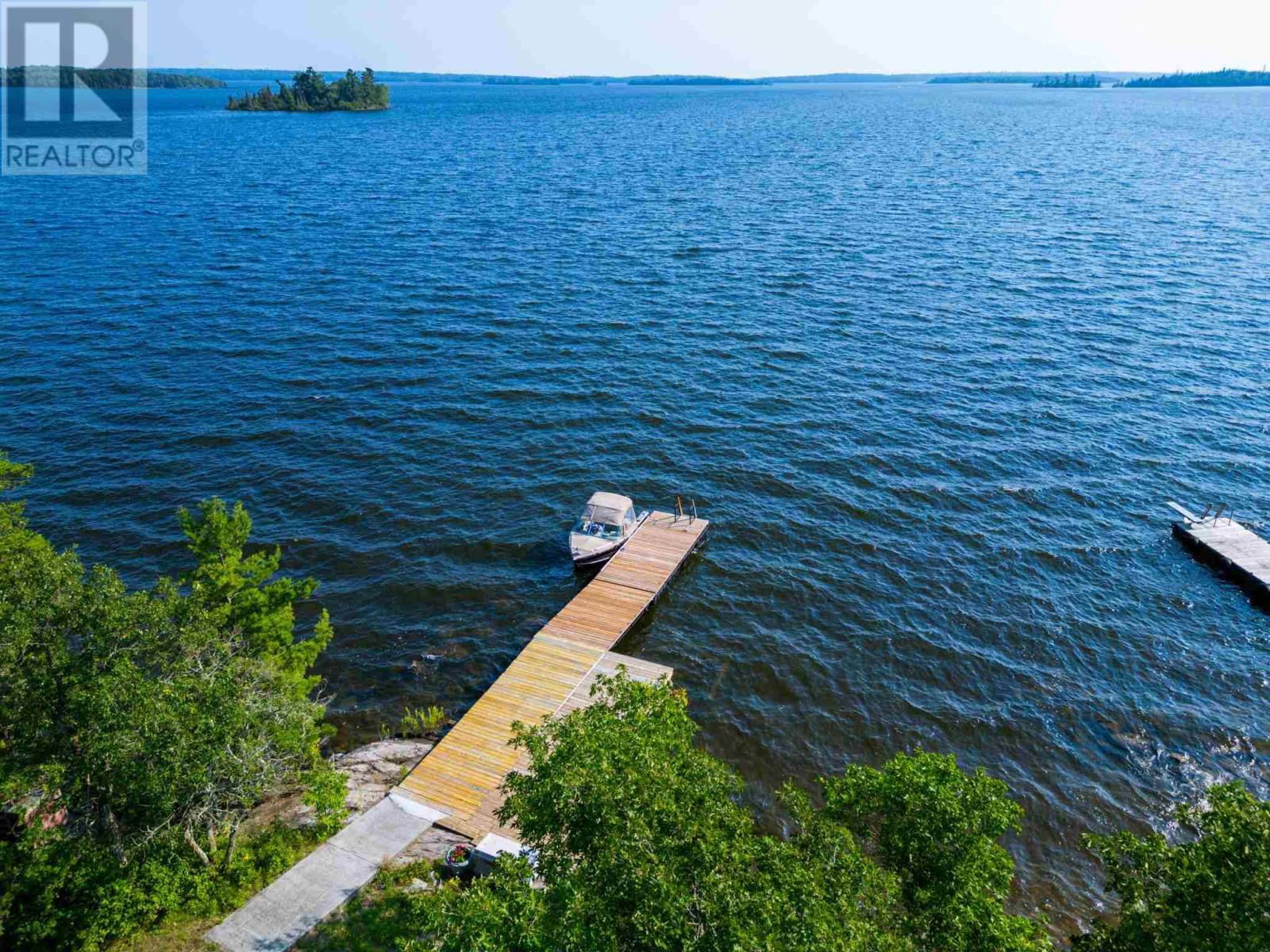 4 WOLF ISLAND Image 47
