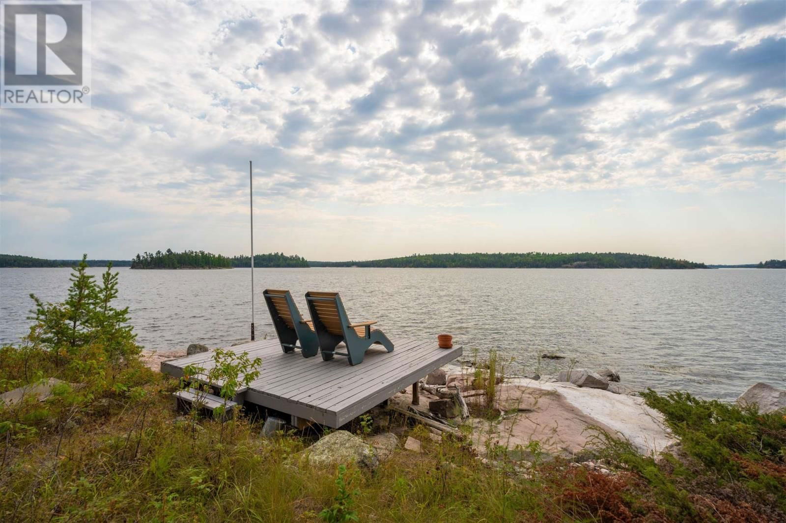 Island S922 Sand Lake Winnipeg River Image 38