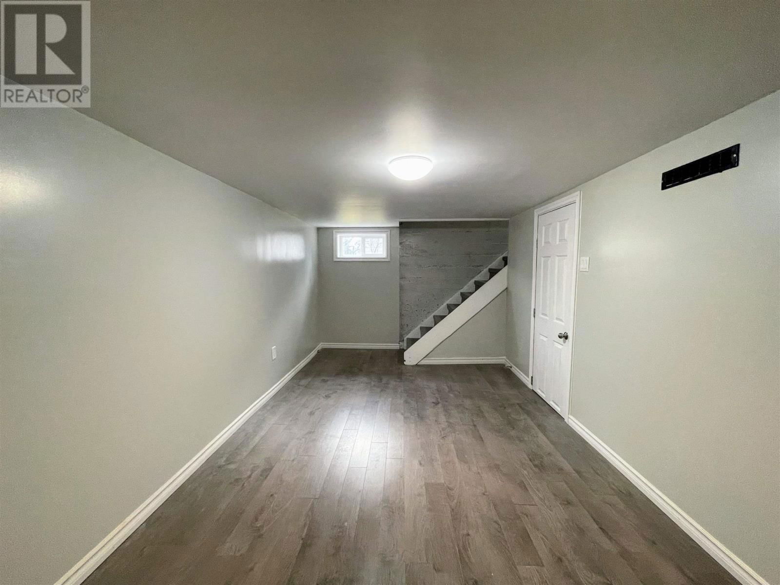 24 STEVENS AVE Image 22