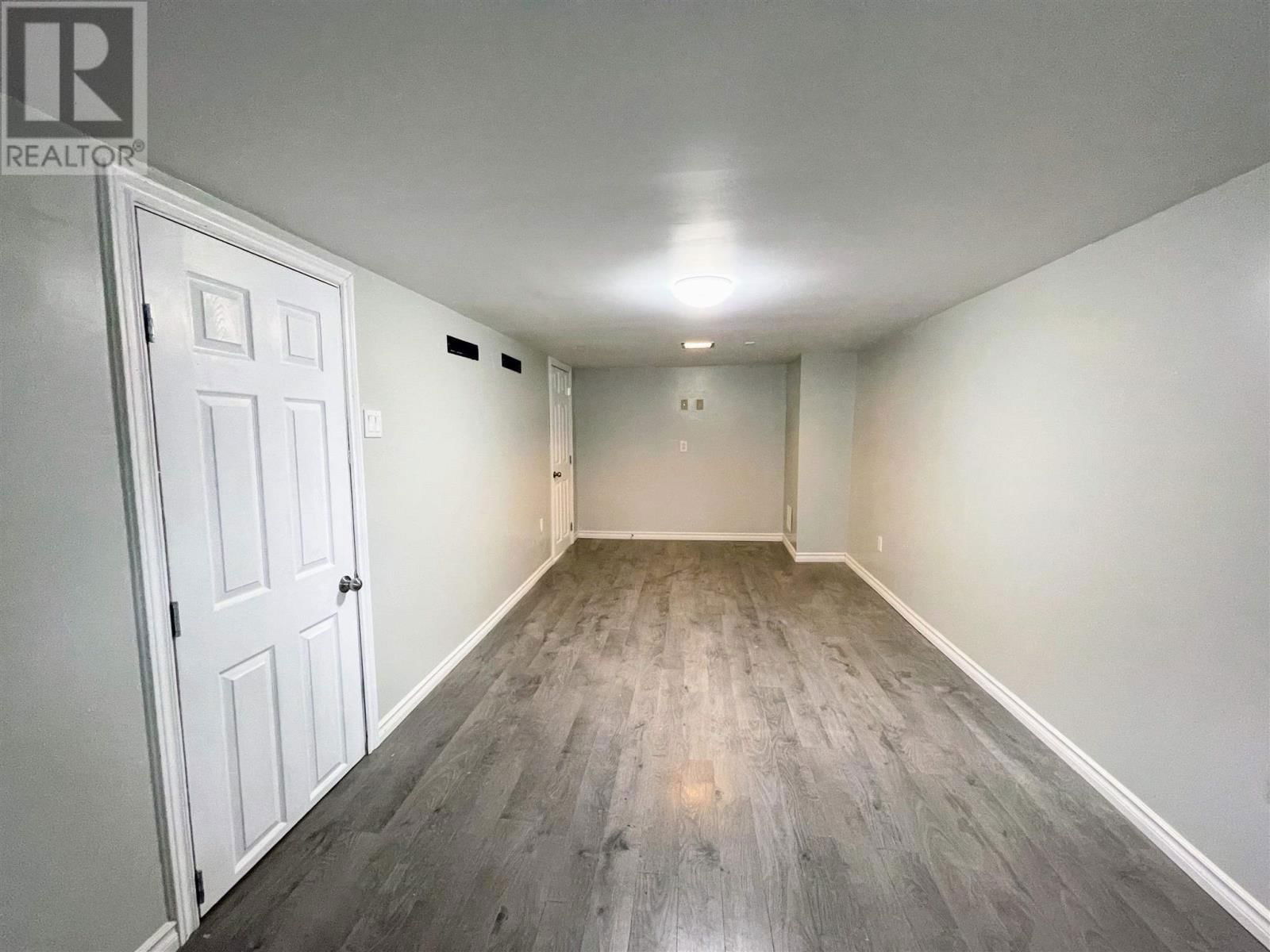 24 STEVENS AVE Image 23