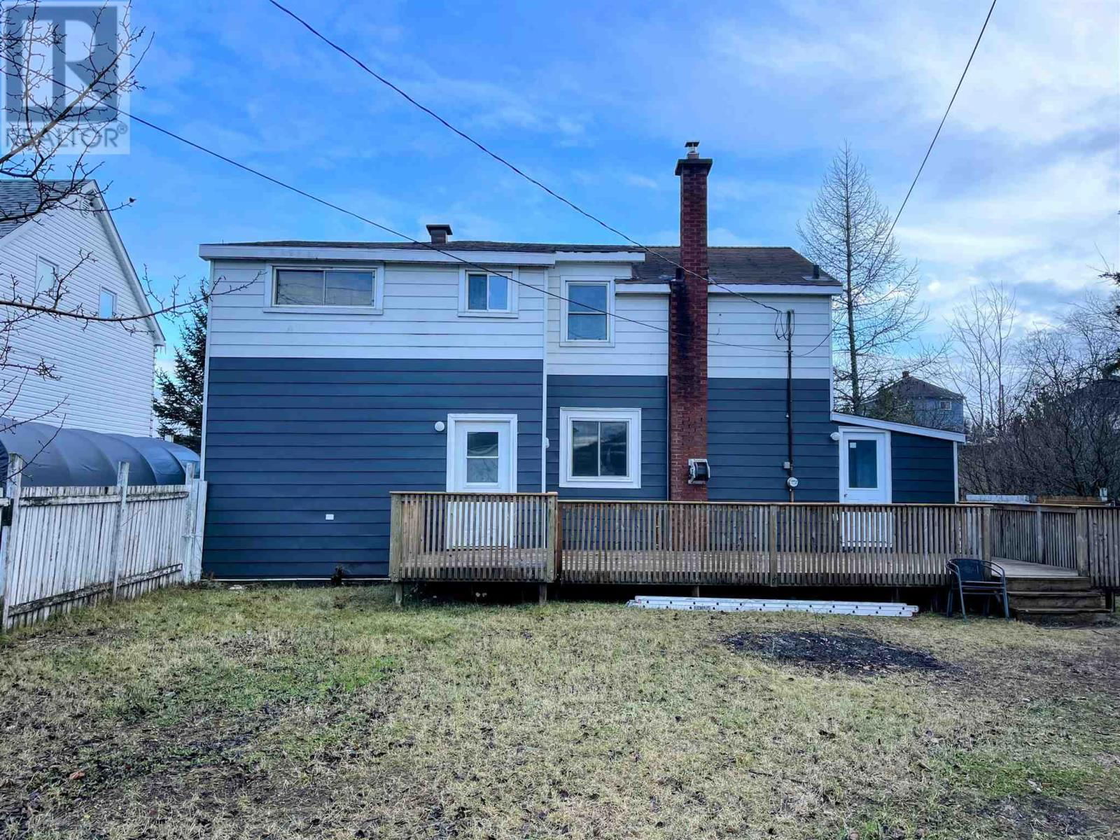24 STEVENS AVE Image 28