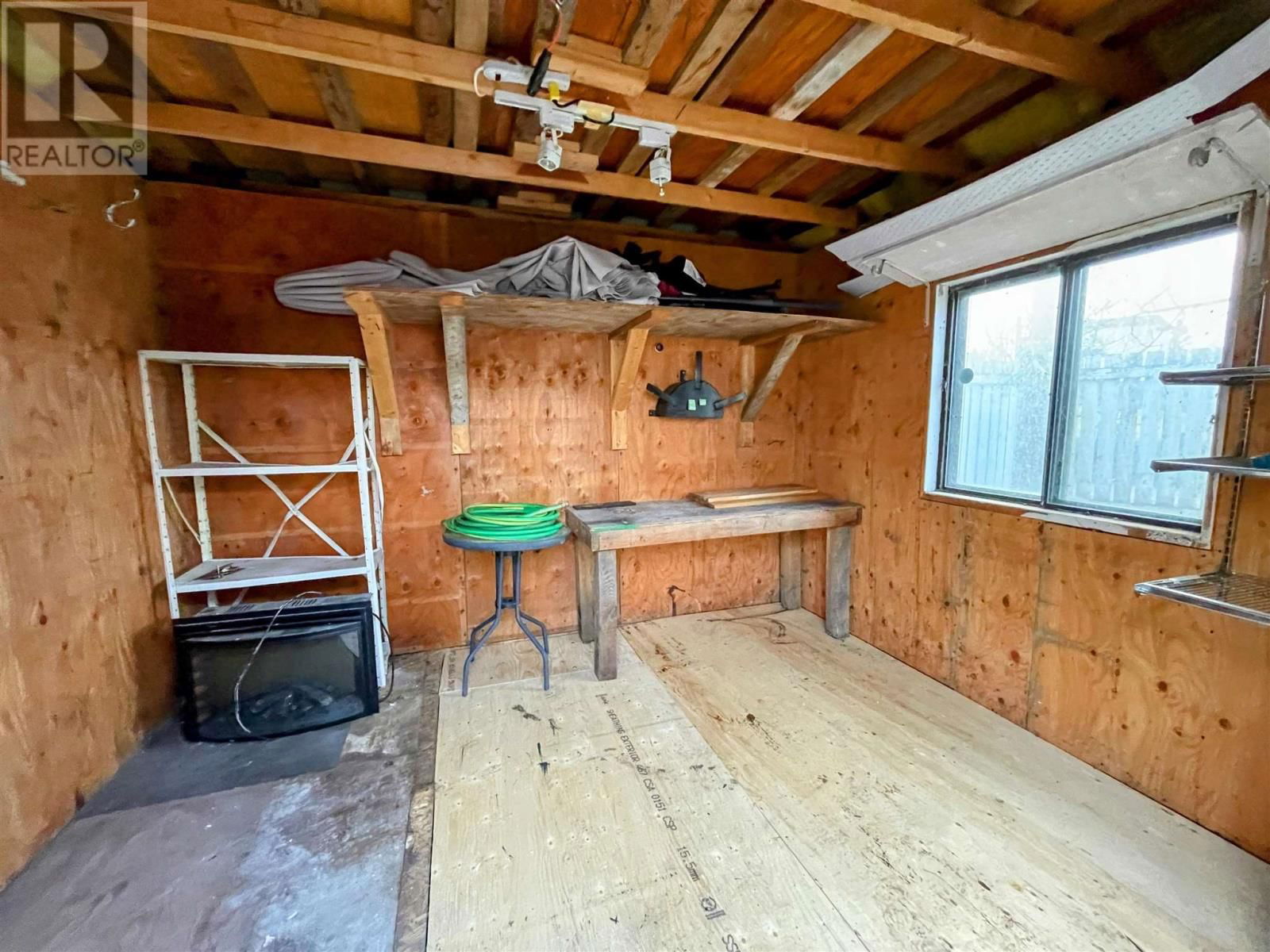 24 STEVENS AVE Image 31
