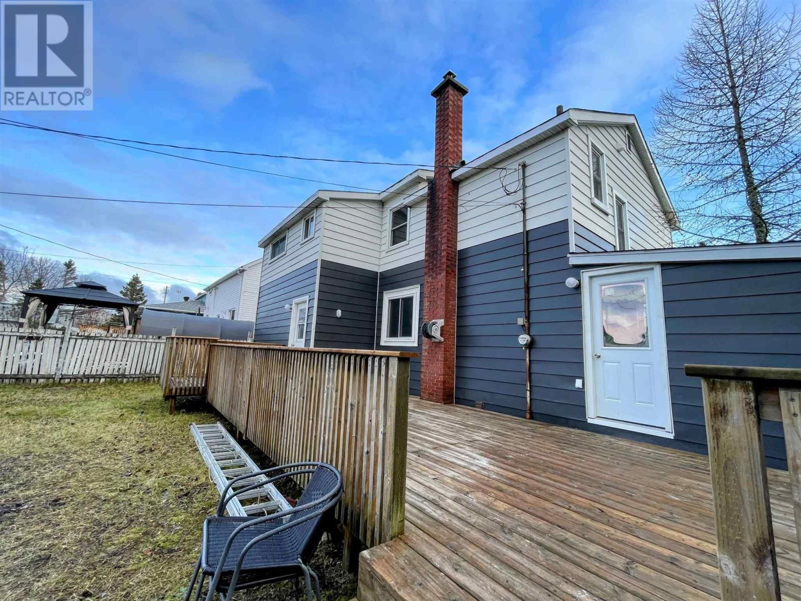 24 STEVENS AVE Image 33