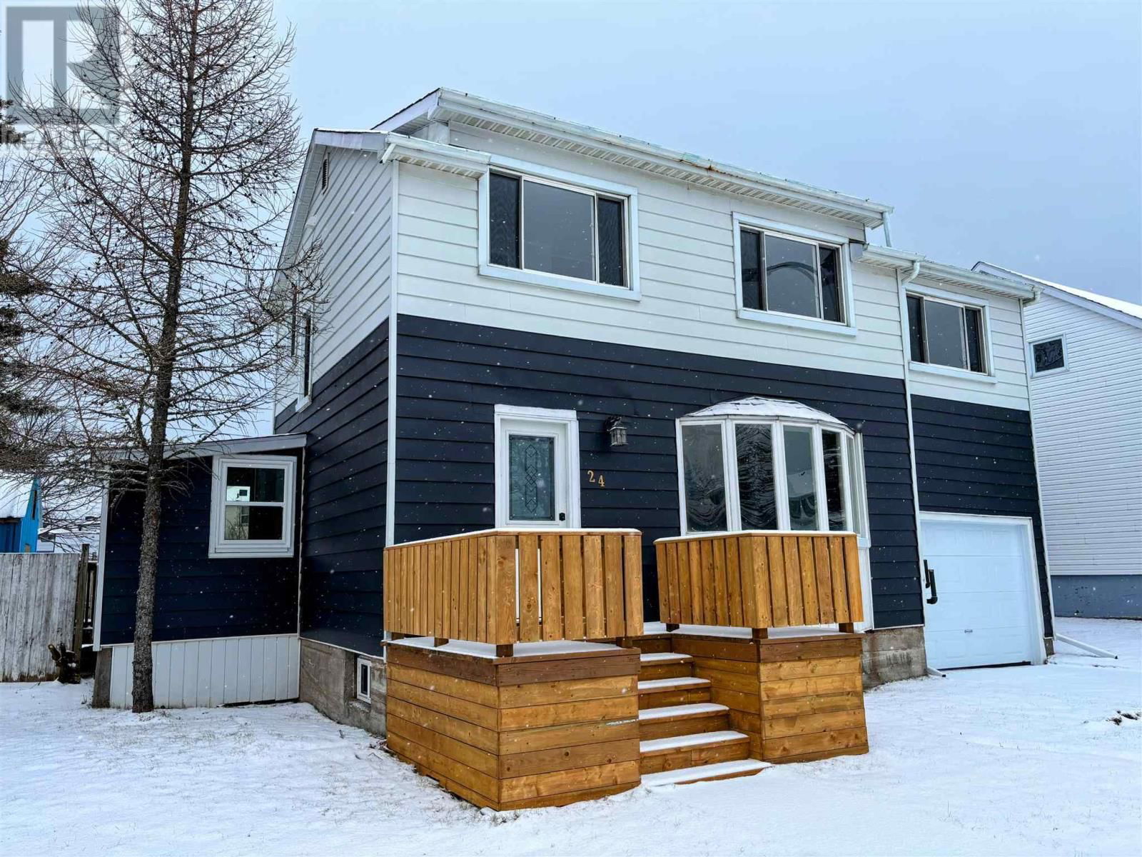 24 STEVENS AVE Image 37