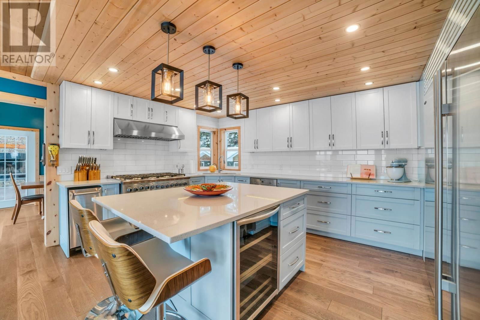 65 POPLAR BAY RD Image 12