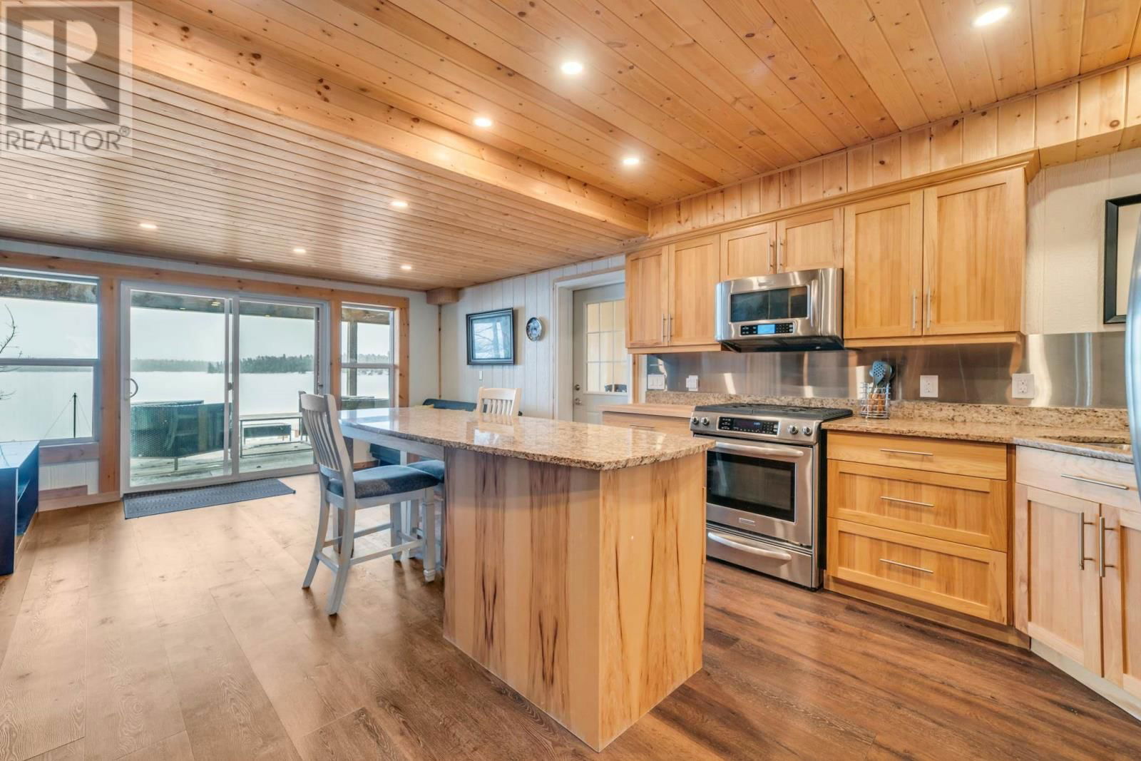 65 POPLAR BAY RD Image 26