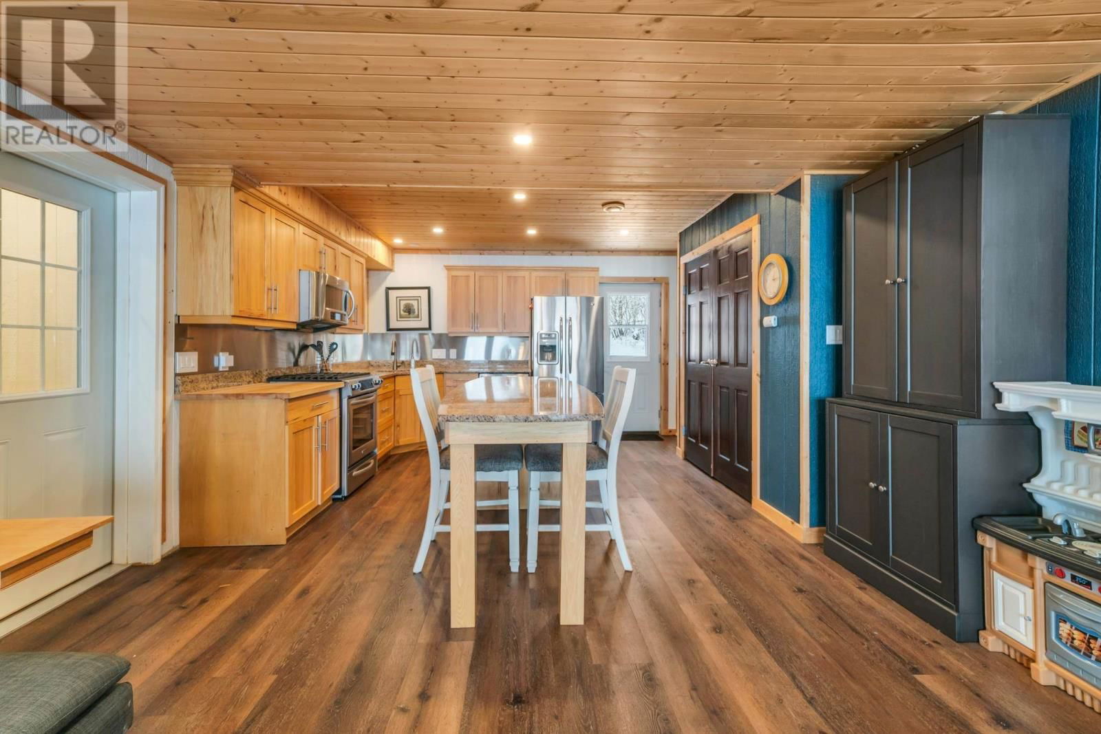 65 POPLAR BAY RD Image 28