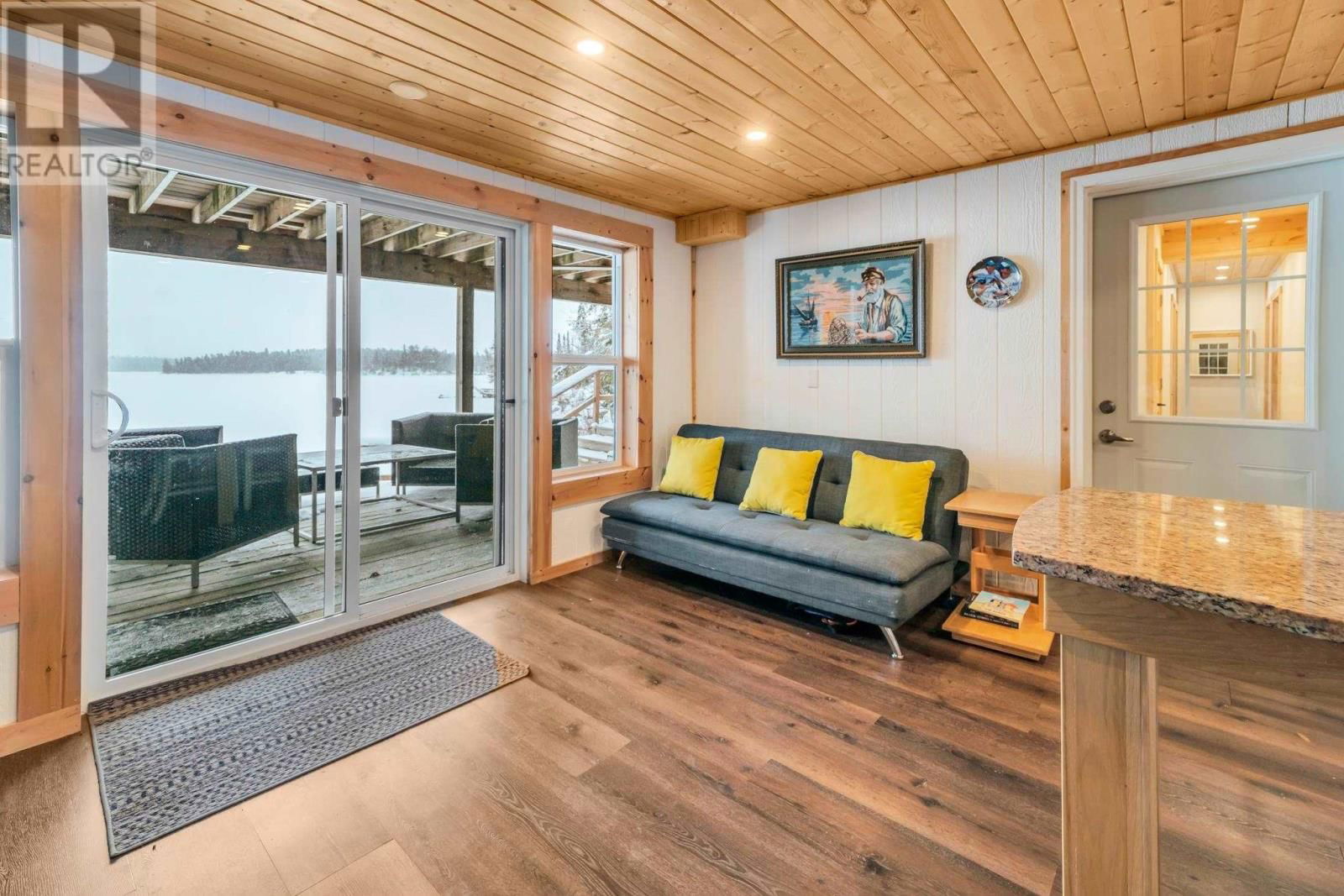 65 POPLAR BAY RD Image 30