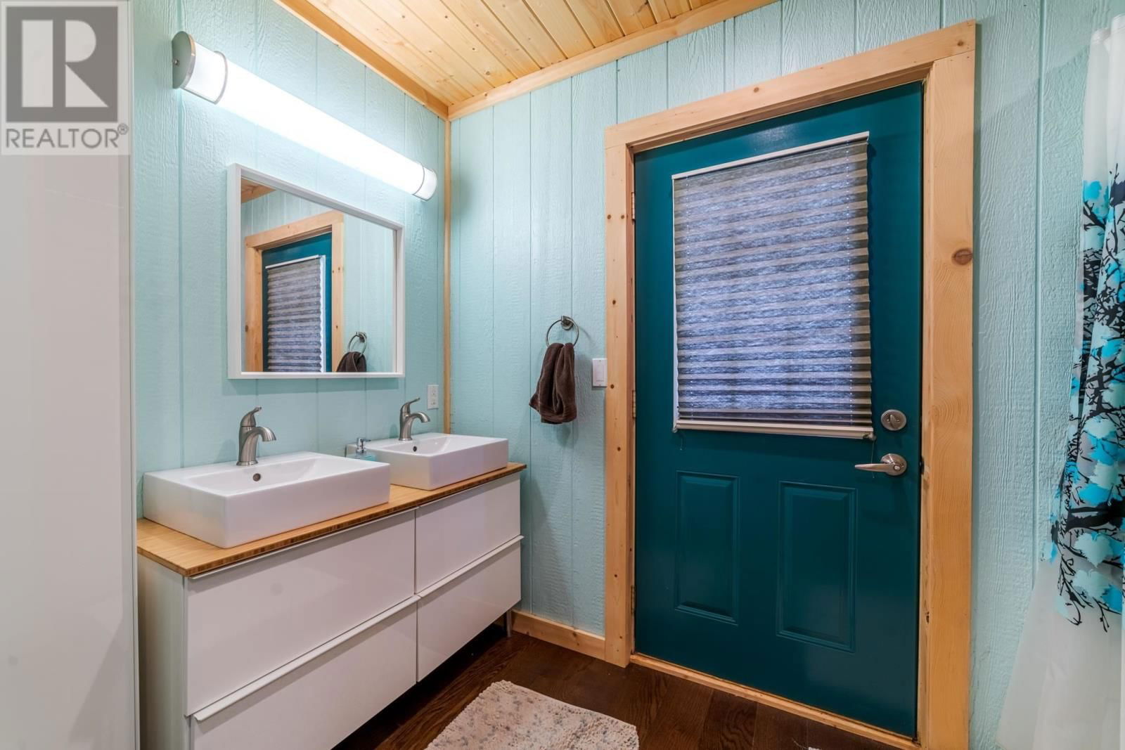 65 POPLAR BAY RD Image 38