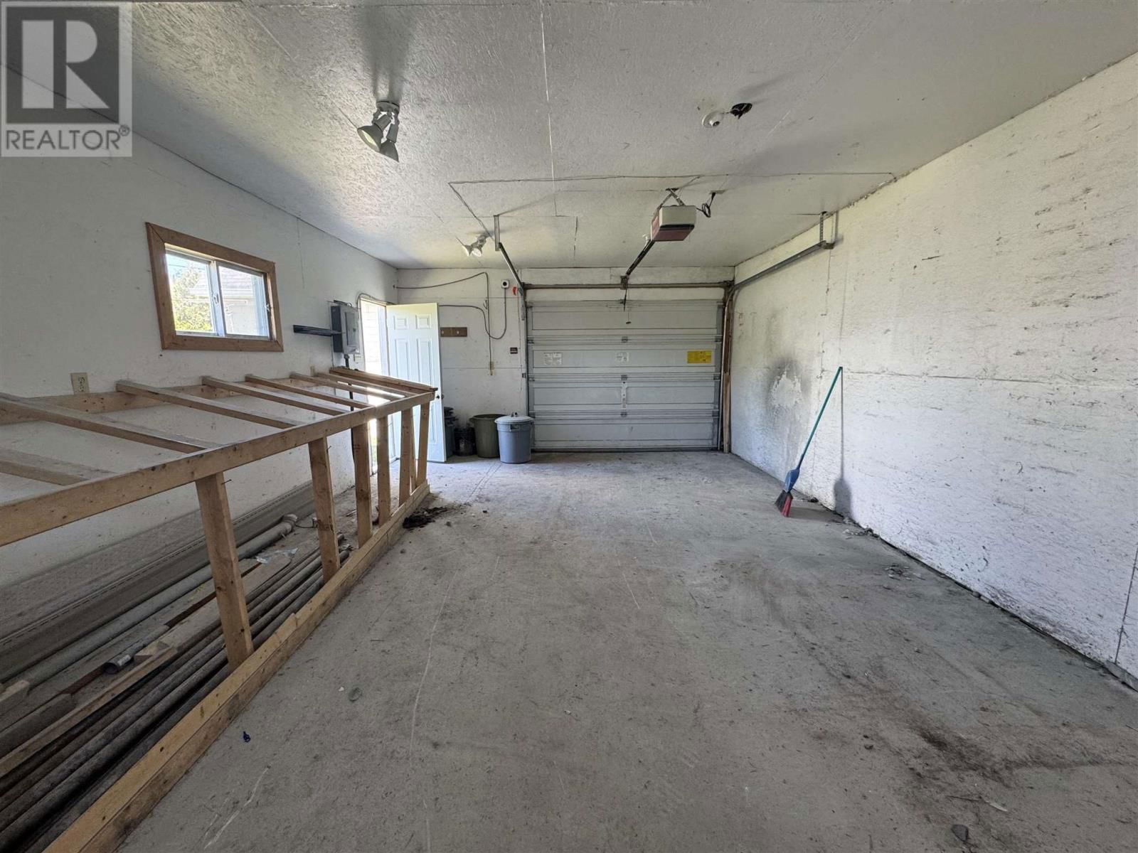 10 KINGFISHER PL Image 31