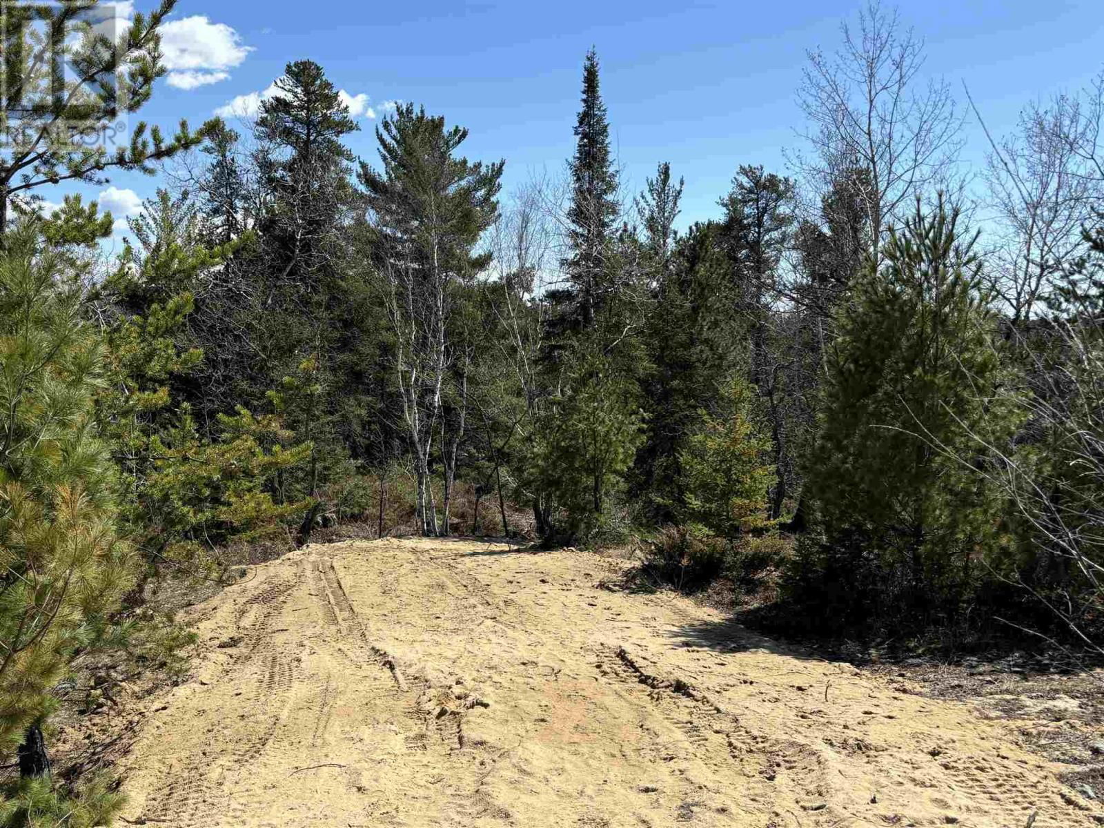 4 PETERSON DR Image 11