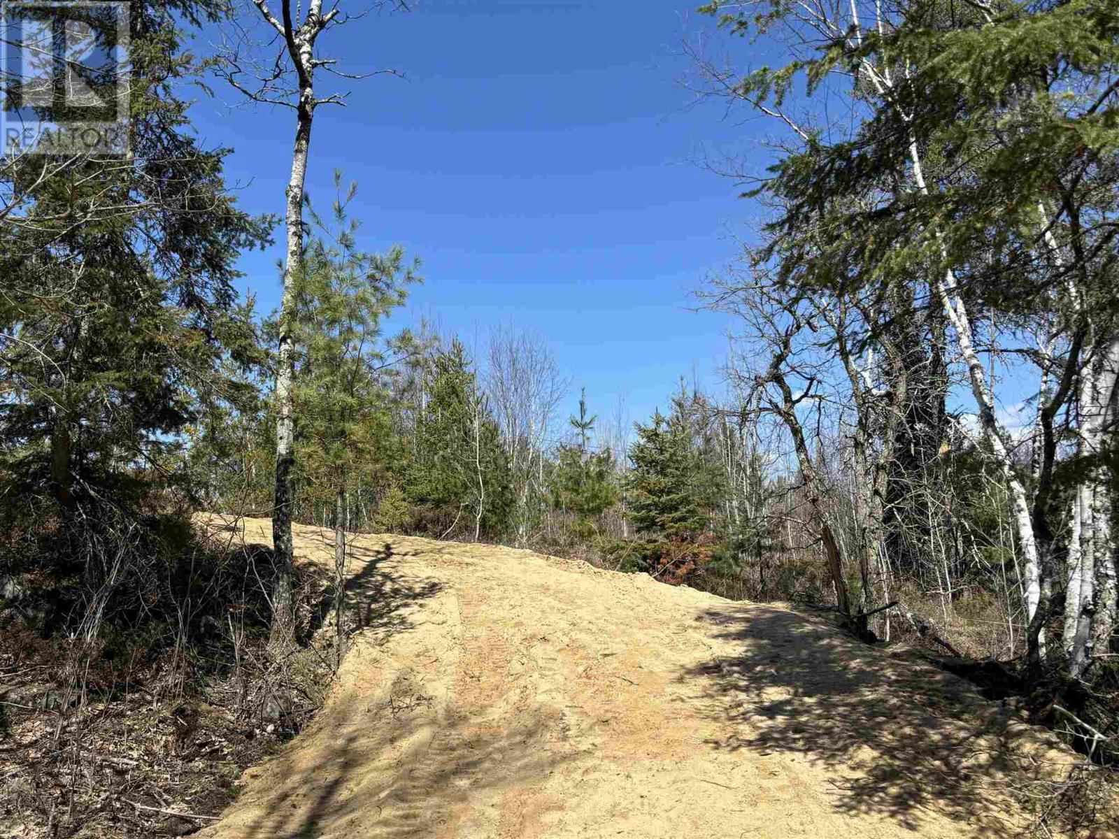 4 PETERSON DR Image 13