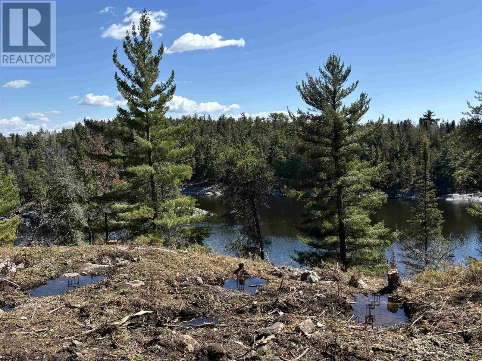 4 PETERSON DR Image 15