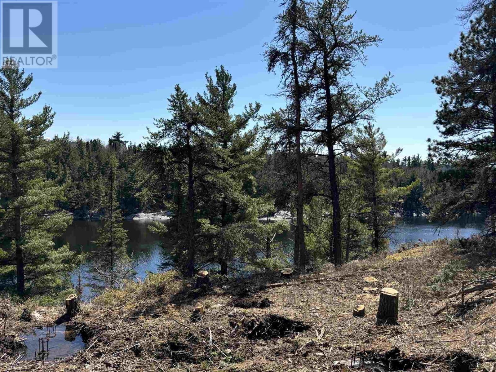 4 PETERSON DR Image 17