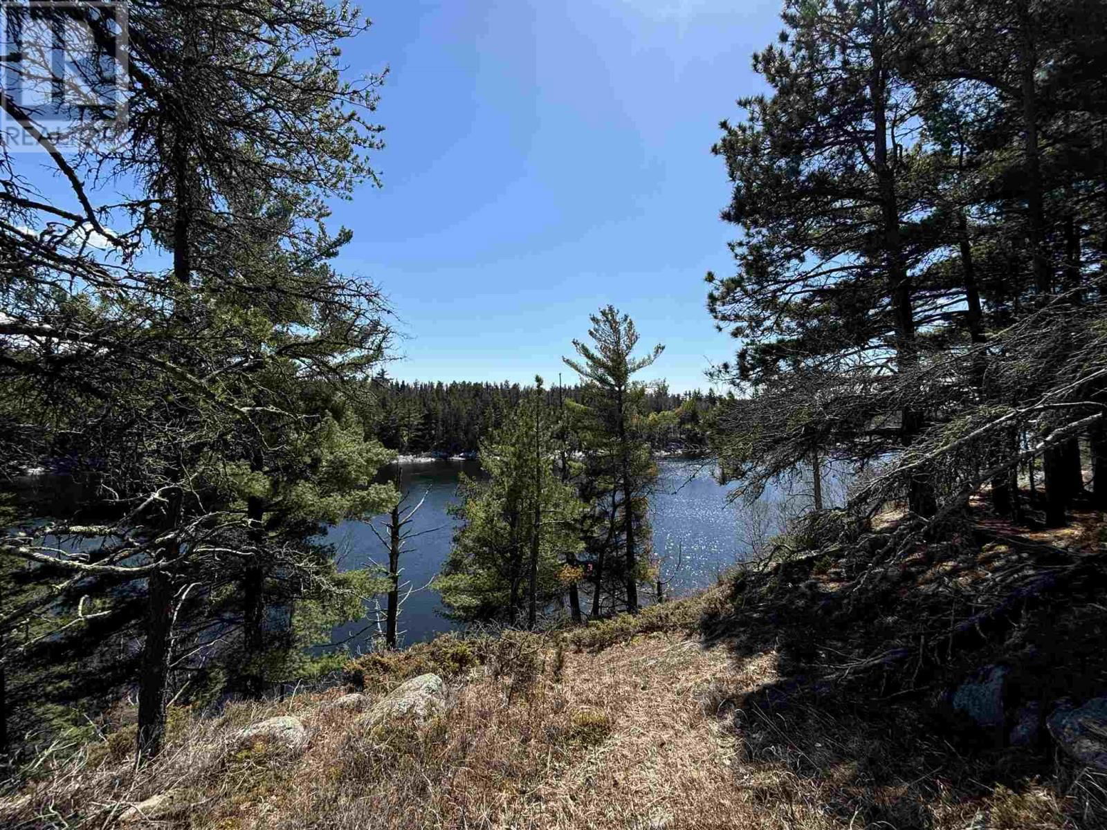 4 PETERSON DR Image 21
