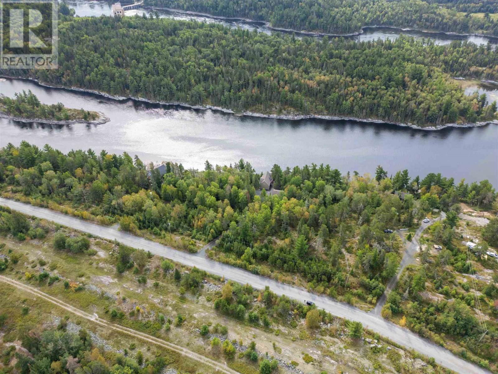 4 PETERSON DR Image 32
