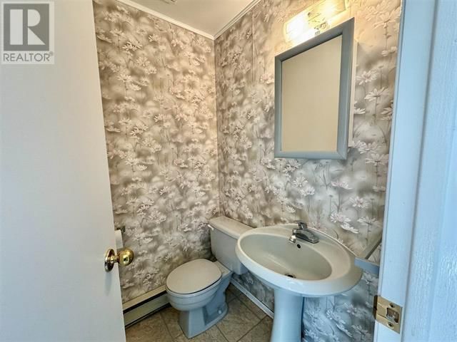 34 LAVERENDRYE CRES Image 14