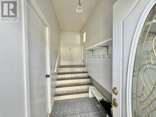 34 LAVERENDRYE CRES Image 18