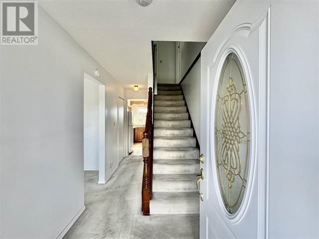 34 LAVERENDRYE CRES Image 5