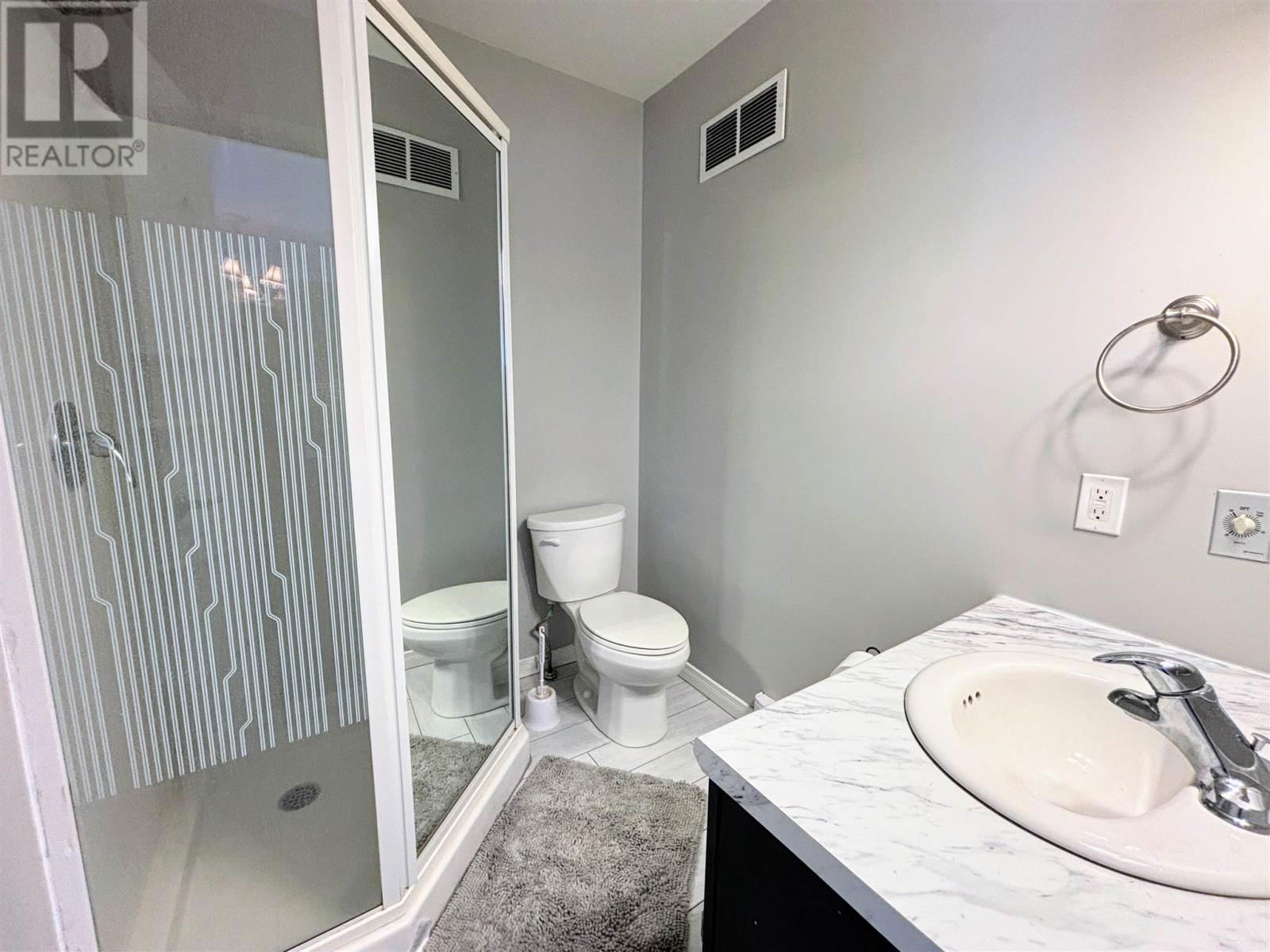 4 NUGGET ST Image 22