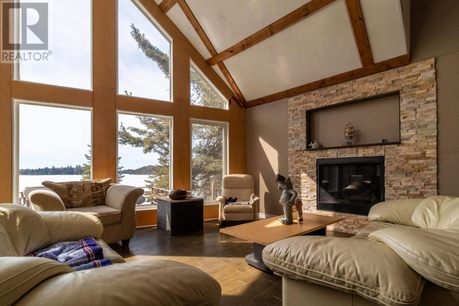 110 POPLAR BAY RD Image 16