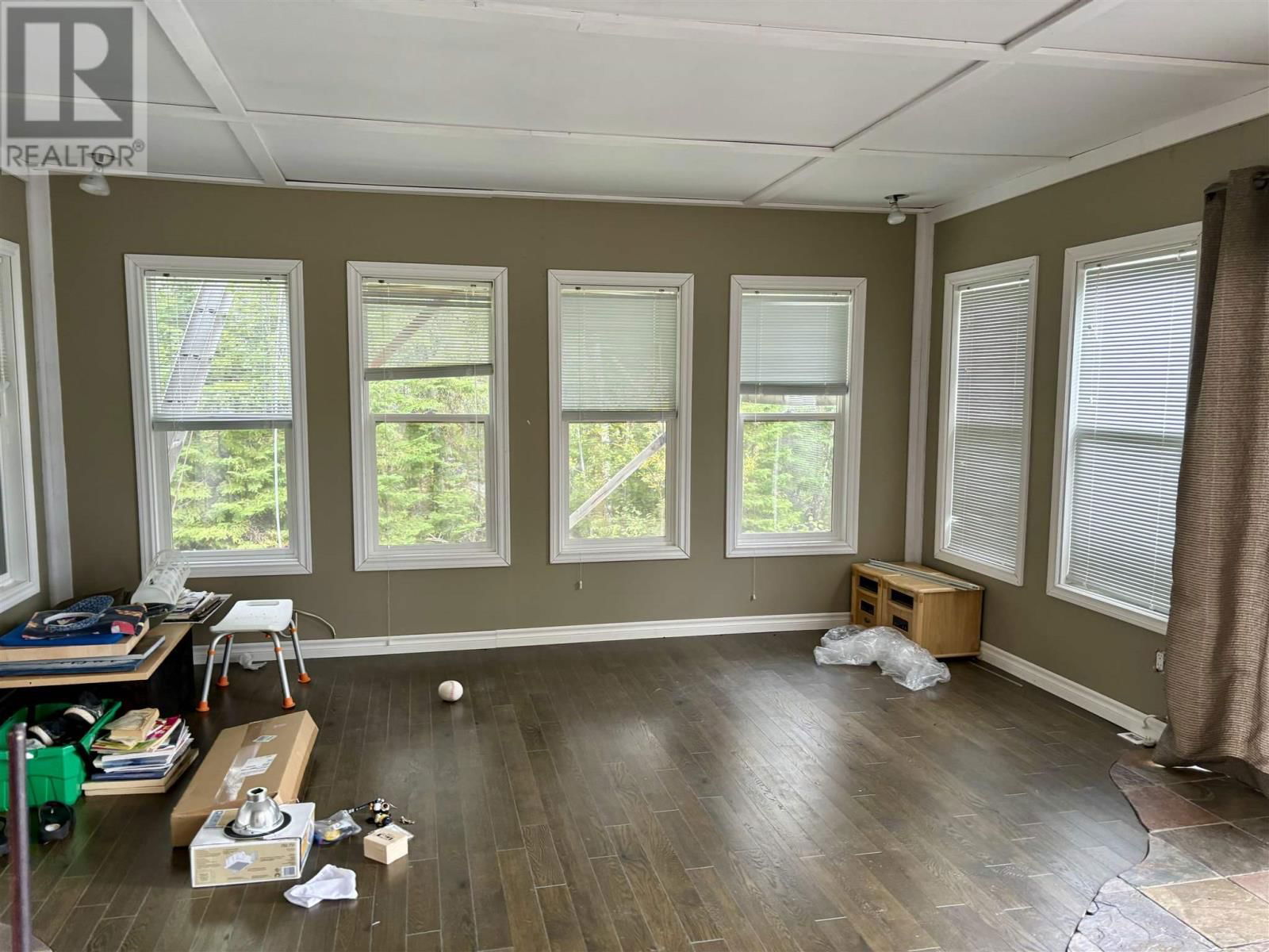 110 POPLAR BAY RD Image 22