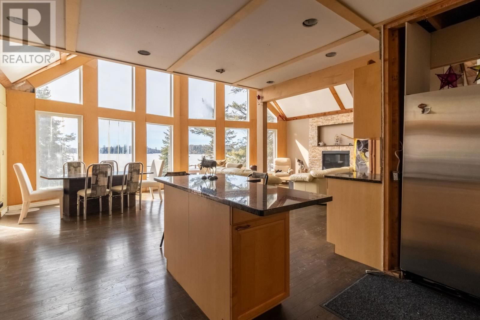 110 POPLAR BAY RD Image 23