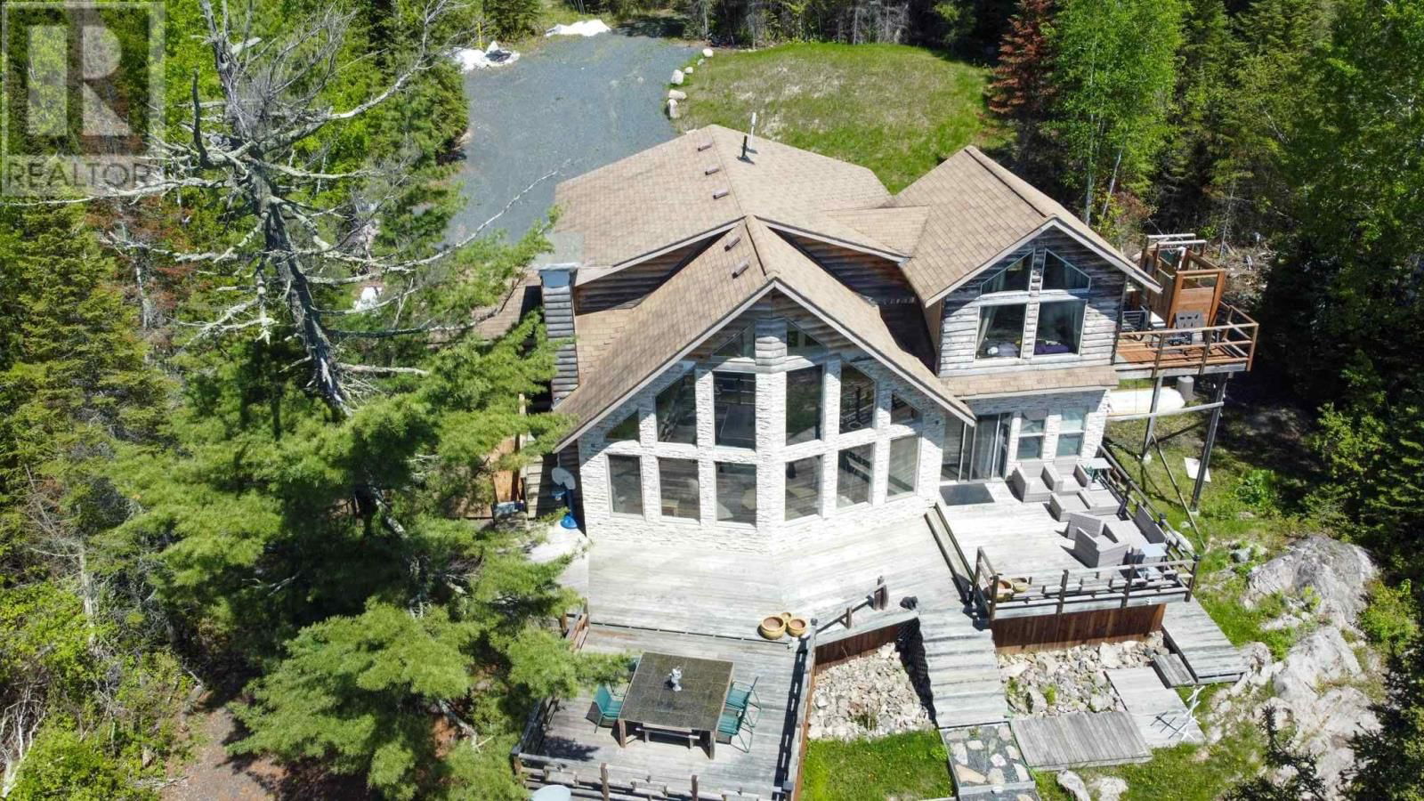 110 POPLAR BAY RD Image 3
