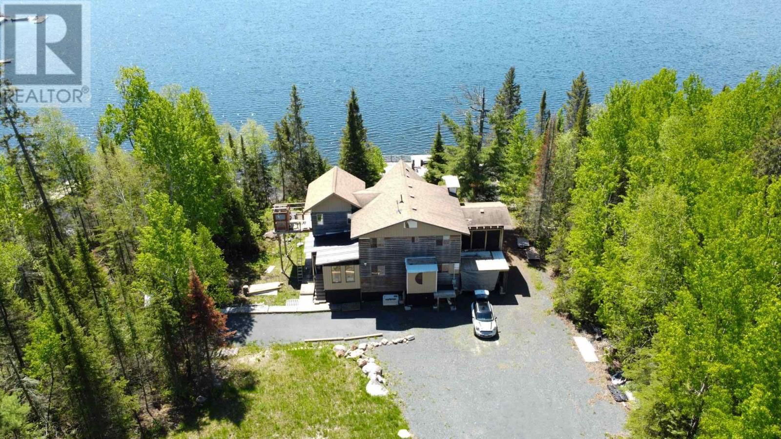110 POPLAR BAY RD Image 30