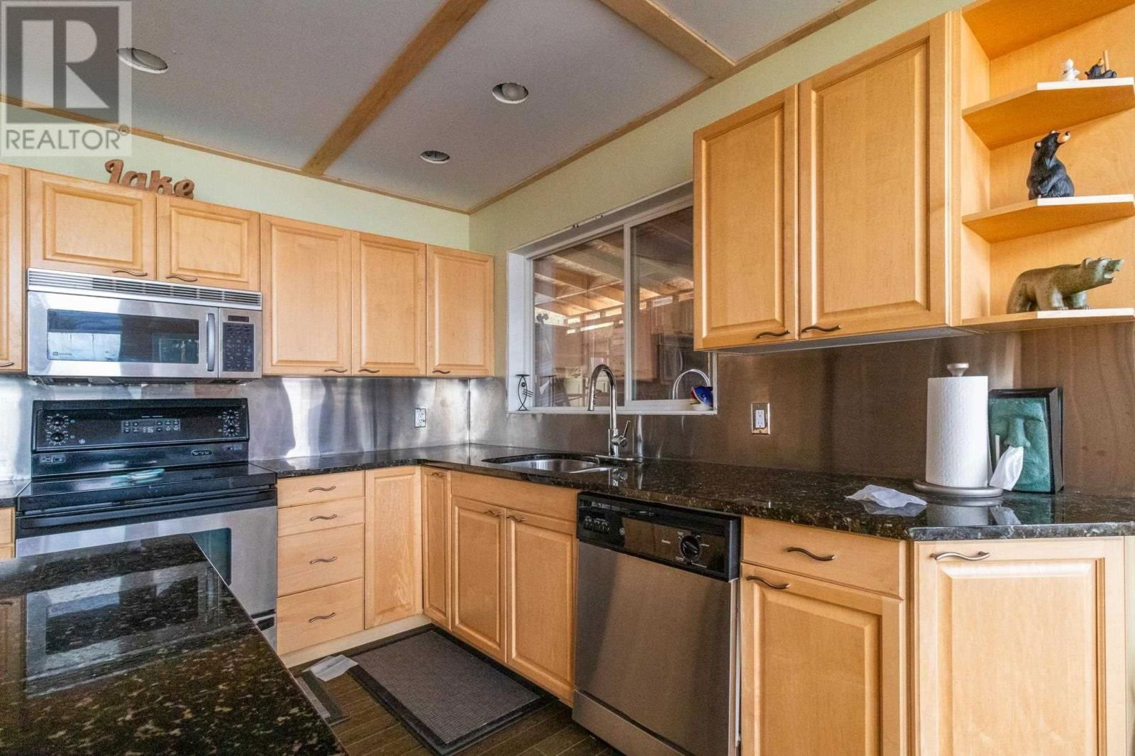 110 POPLAR BAY RD Image 8