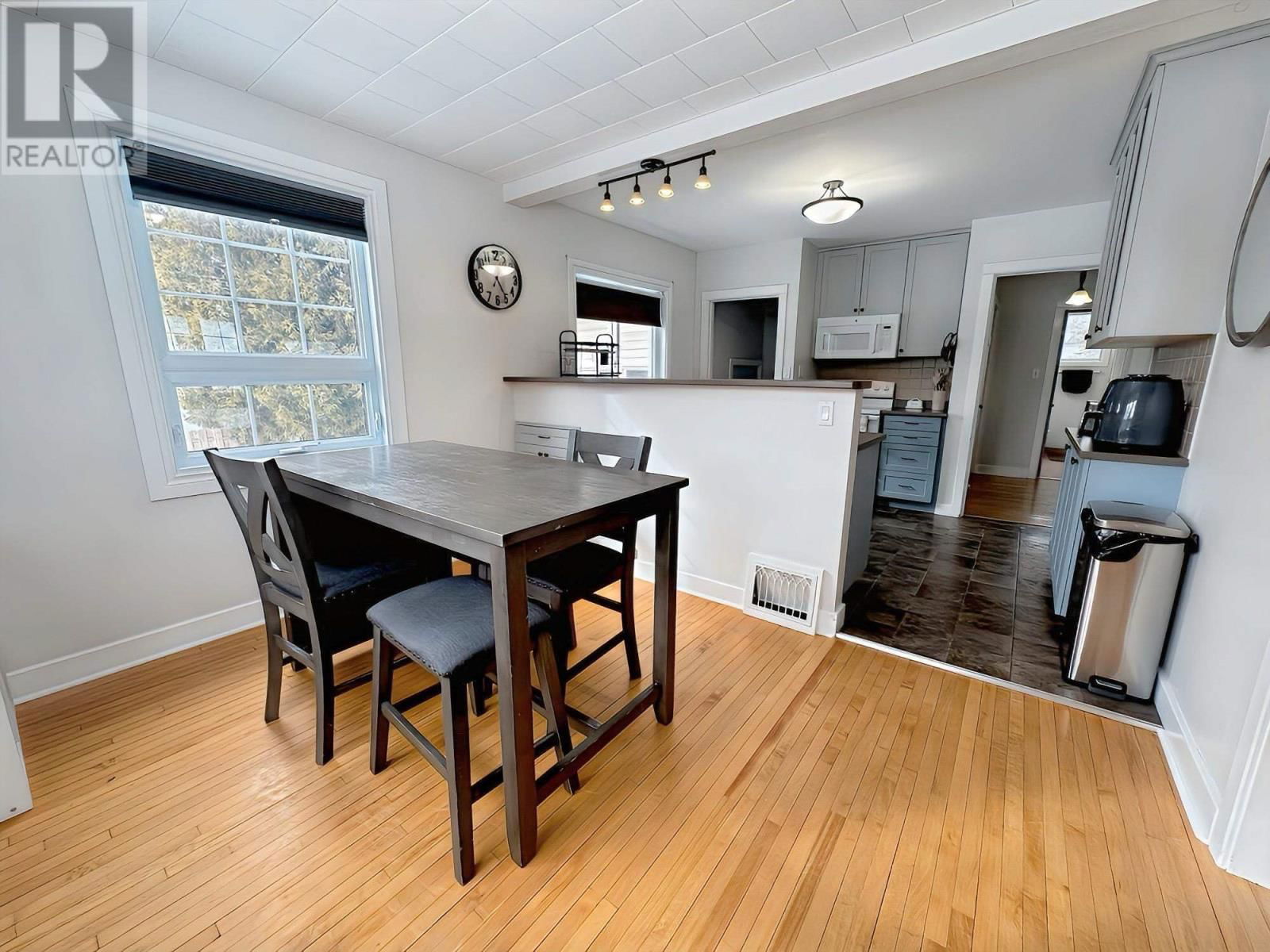 102 PARK DR Image 6