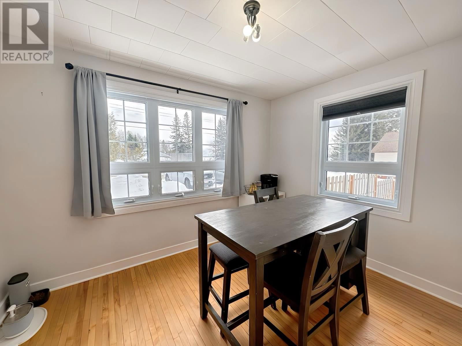 102 PARK DR Image 7