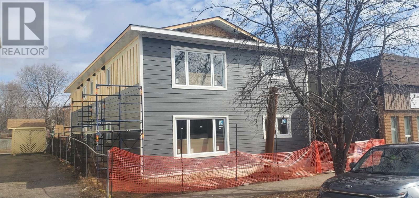 1305 VICTORIA AVE Image 1