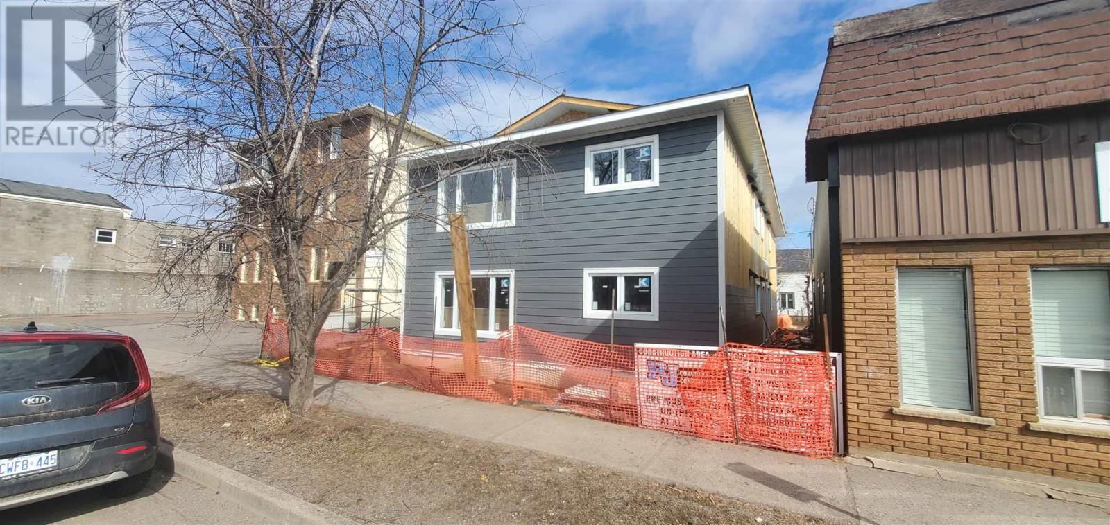 1305 VICTORIA AVE Image 2