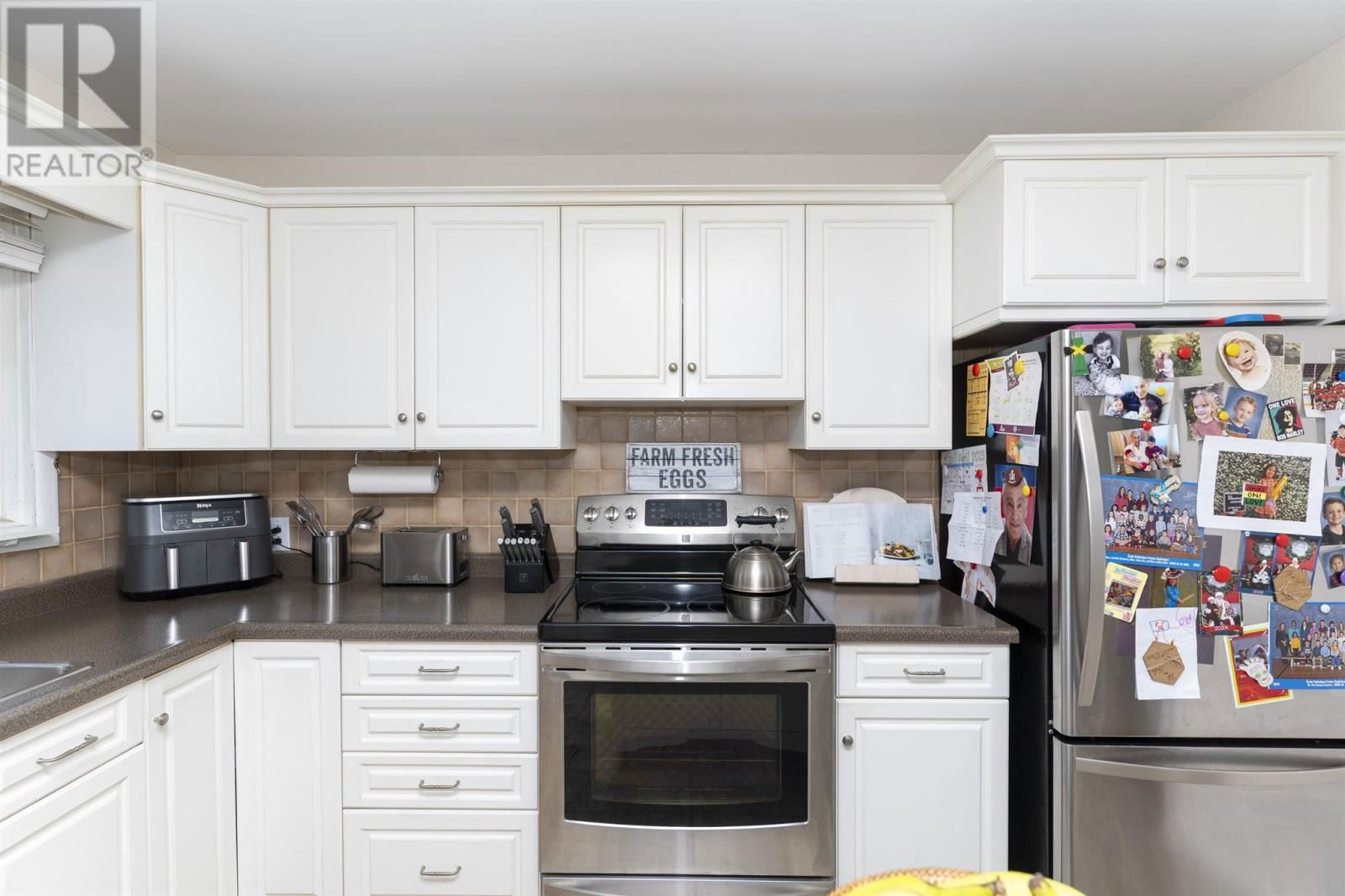 439 WESTBURY CRES Image 13