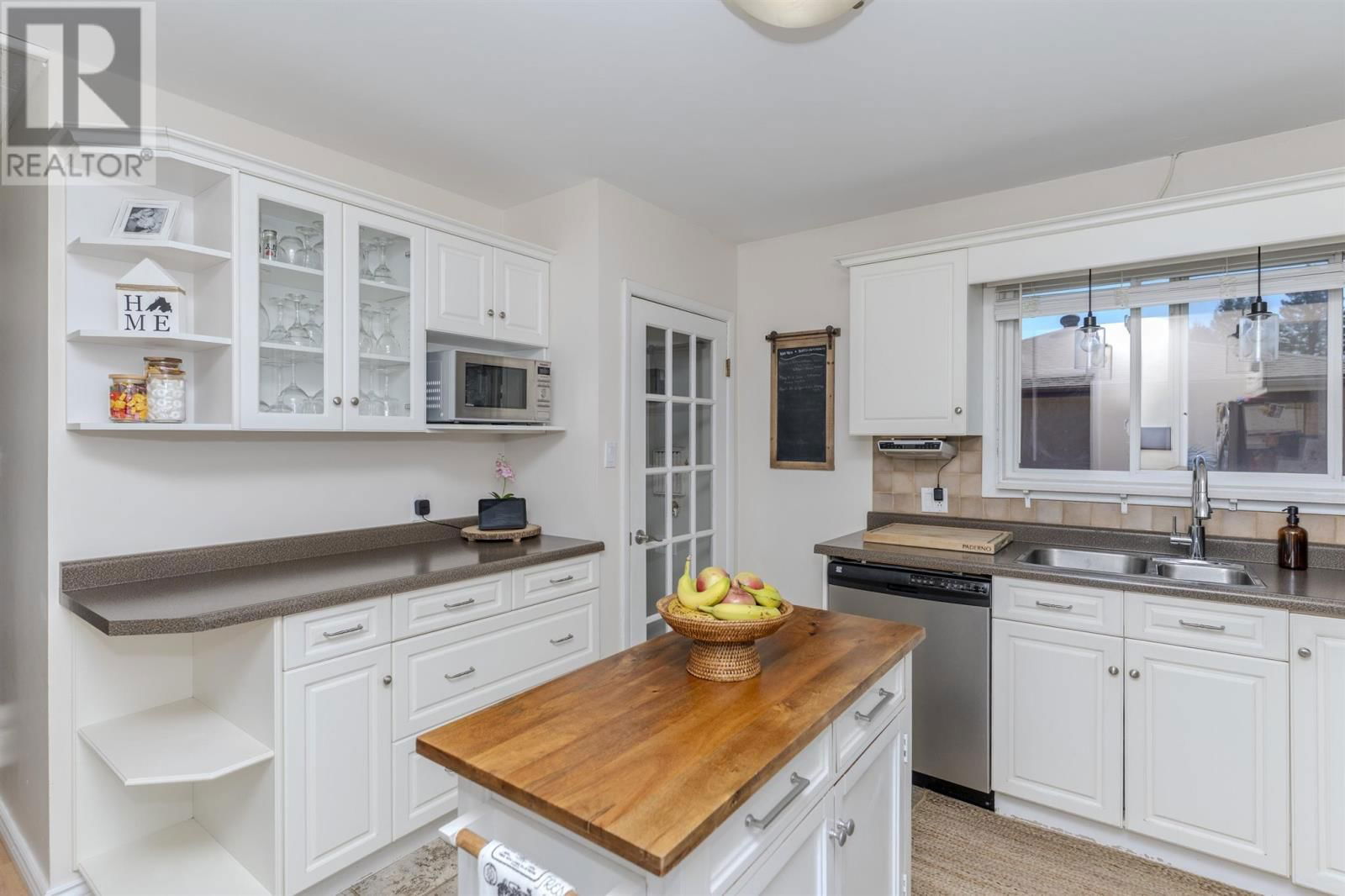 439 WESTBURY CRES Image 14